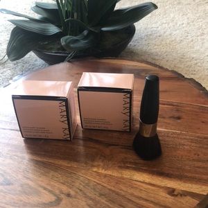 Mineral powder foundation, beige 1.5 & Beige 2